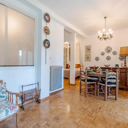 Guesthost - Vintage Holiday Flat Διαμέρισμα *