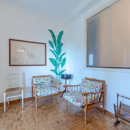 Guesthost - Vintage Holiday Flat *