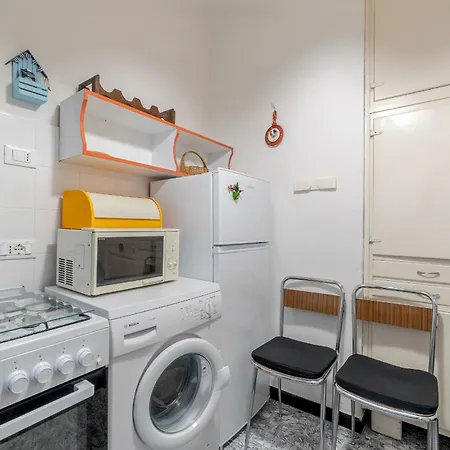 Guesthost - Vintage Holiday Flat *