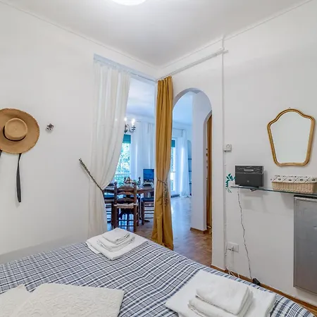 Guesthost - Vintage Holiday Flat Διαμέρισμα Ραπάλο